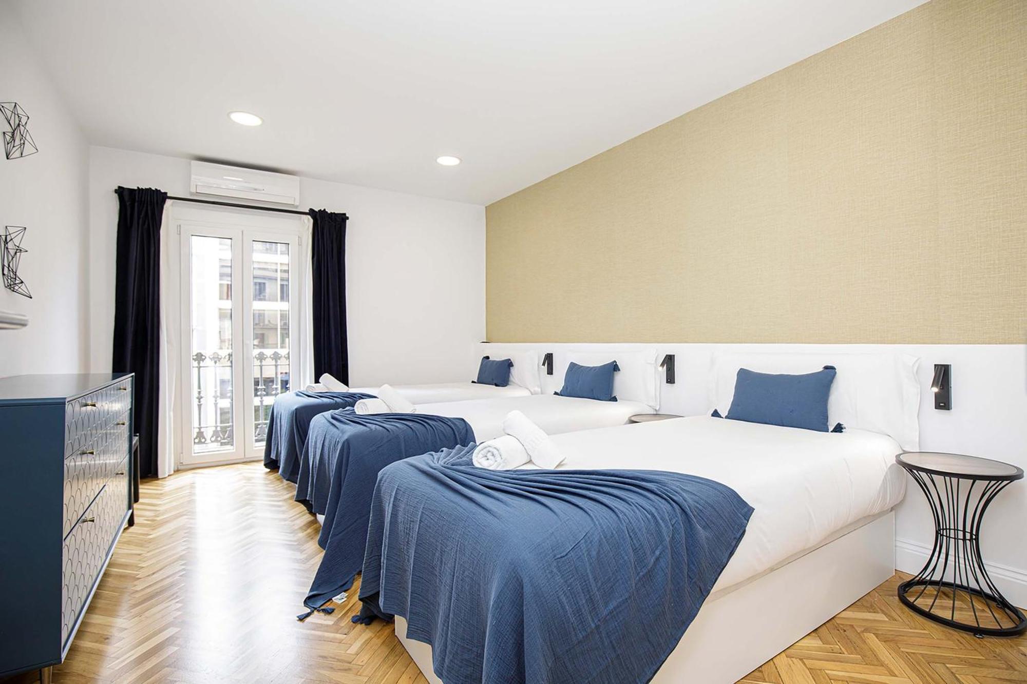 Stay U-Nique Apartments Rambla Catalunya VI Barcelona Bagian luar foto